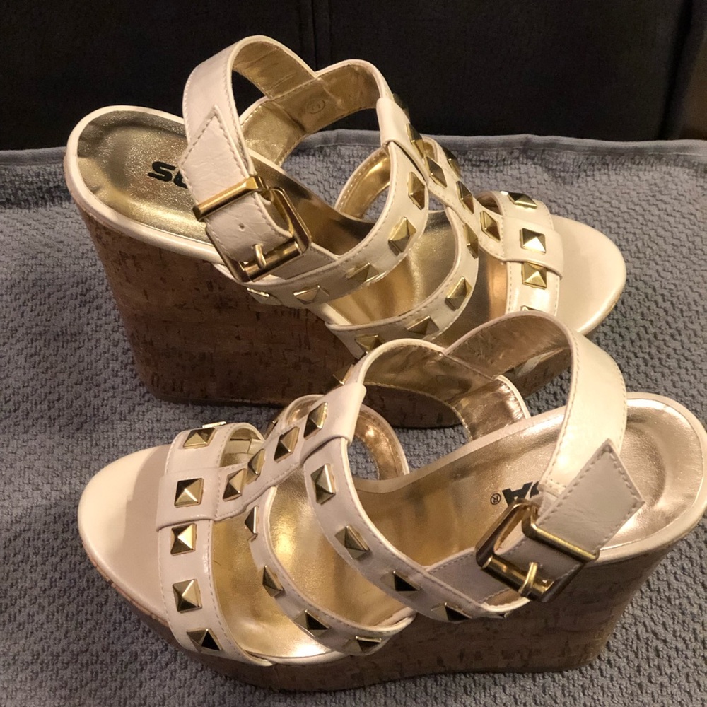 Shoes - Picture 3 of 5